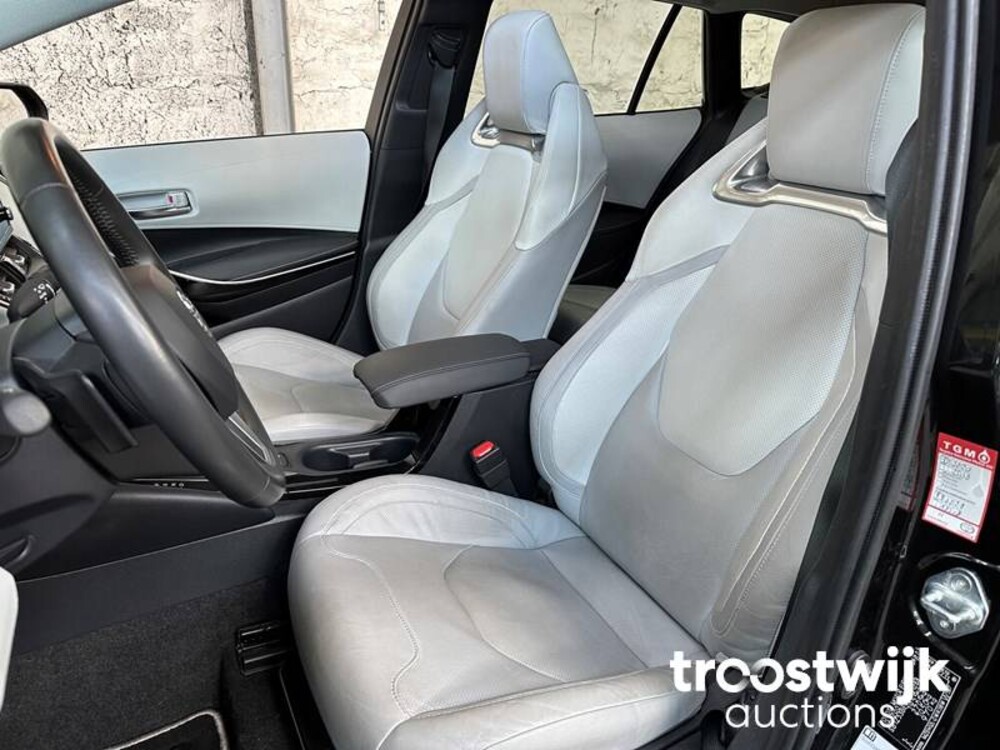 Toyota Corolla Touring Sports Hybrid Executive JBL 2.0 179pk 2019, T-061-LL