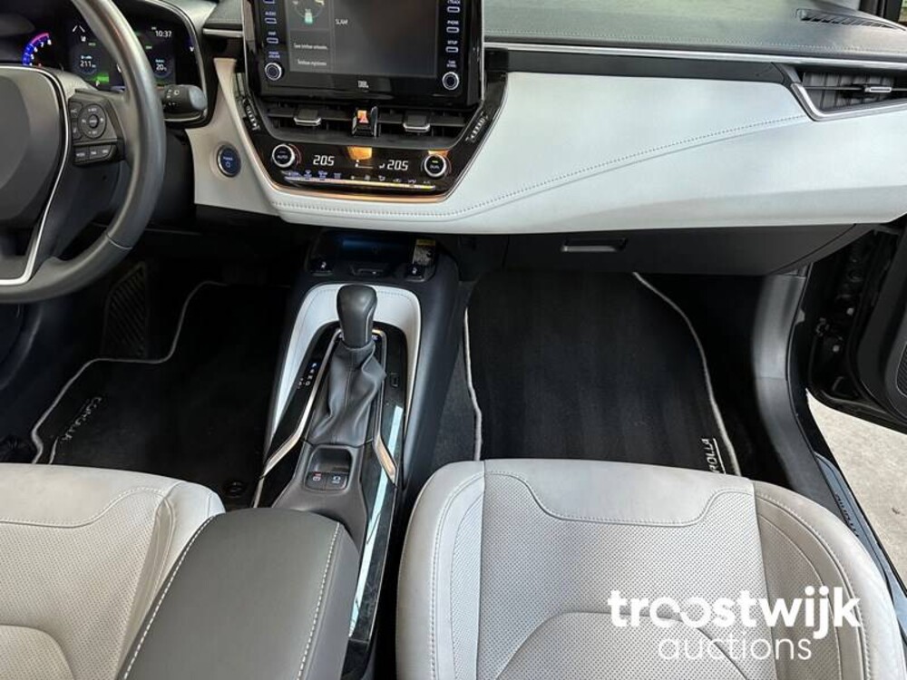 Toyota Corolla Touring Sports Hybrid Executive JBL 2.0 179pk 2019, T-061-LL