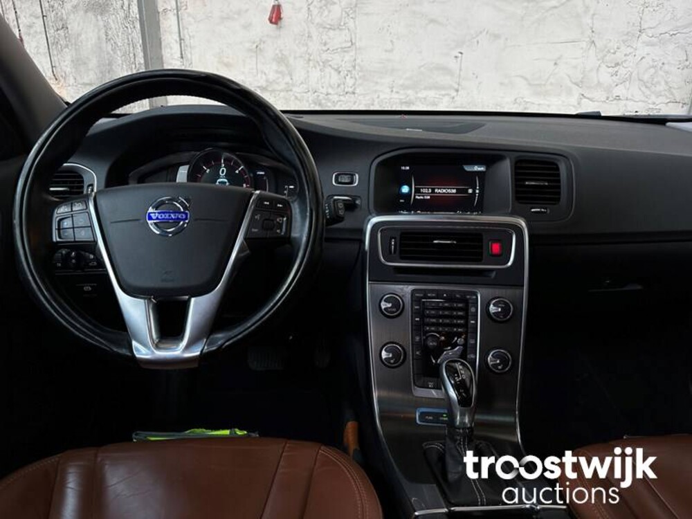 Volvo V60 2.4 D6 AWD Plug-In Hybrid Summum 299pk 2013, -Orig.NL-, 4-SXL-88