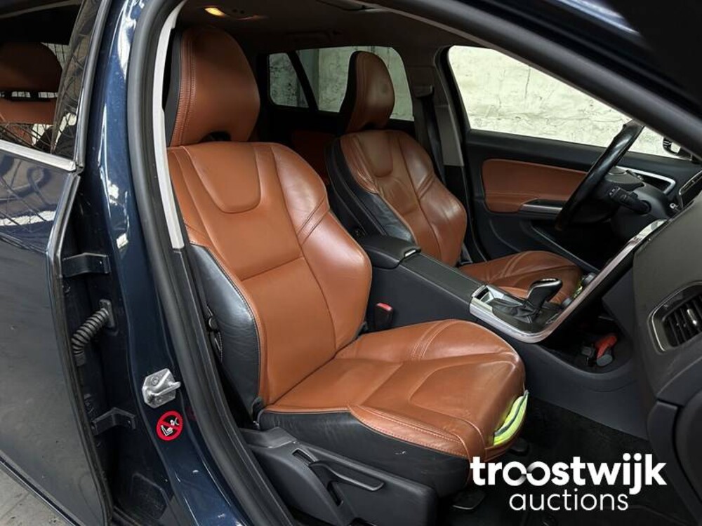 Volvo V60 2.4 D6 AWD Plug-In Hybrid Summum 299pk 2013, -Orig.NL-, 4-SXL-88