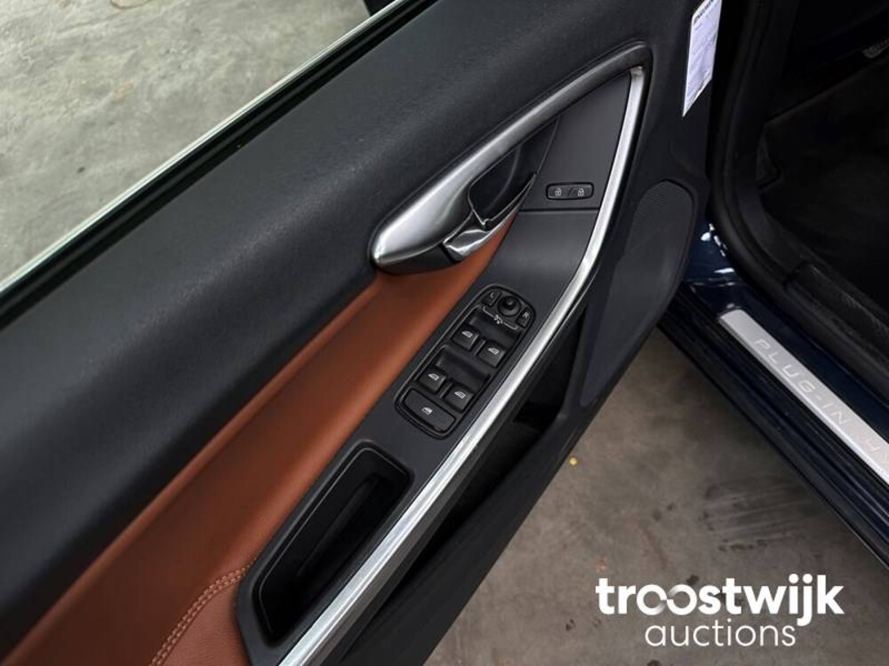 Volvo V60 2.4 D6 AWD Plug-In Hybrid Summum 299pk 2013, -Orig.NL-, 4-SXL-88