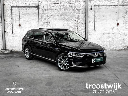 Volkswagen Passat GTE Variant 1.4 TSI Highline 156hp 2015, -Orig.NL-, HK-798-V