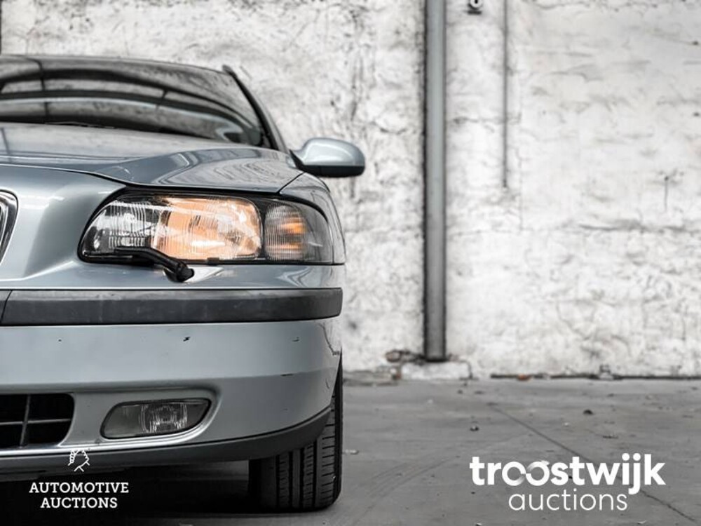 Volvo V70 Comfort Line 2.4 170pk 2001 -Orig. NL-, 49-HG-PV