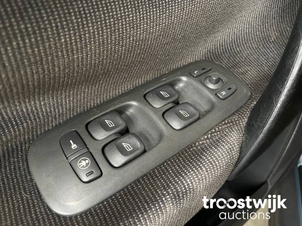 Volvo V70 Comfort Line 2.4 170pk 2001 -Orig. NL-, 49-HG-PV