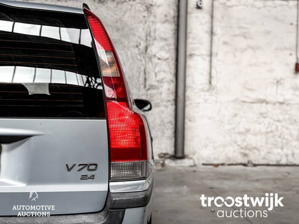 Volvo V70 Comfort Line 2.4 170pk 2001 -Orig. NL-, 49-HG-PV