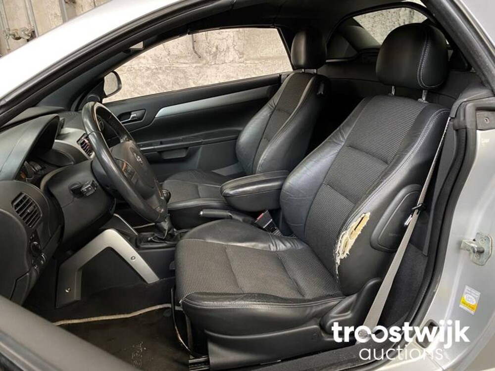 Opel Tigra TwinTop Cosmo 1.8-16V 125pk 2005 -Orig. NL-, 21-RB-PR