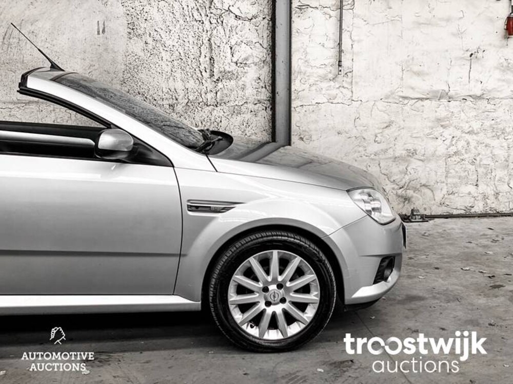 Opel Tigra TwinTop Cosmo 1.8-16V 125pk 2005 -Orig. NL-, 21-RB-PR