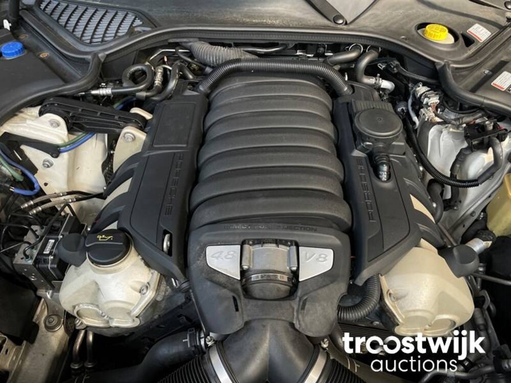 Porsche Panamera S 4.8 V8 400pk 2010