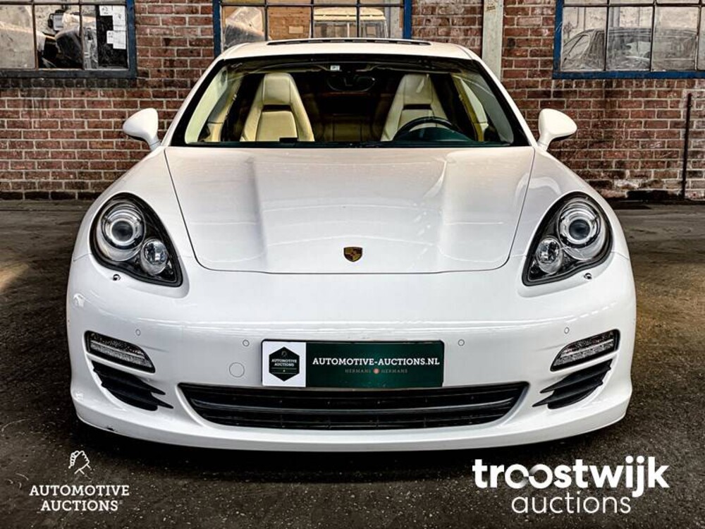 Porsche Panamera S 4.8 V8 400pk 2010