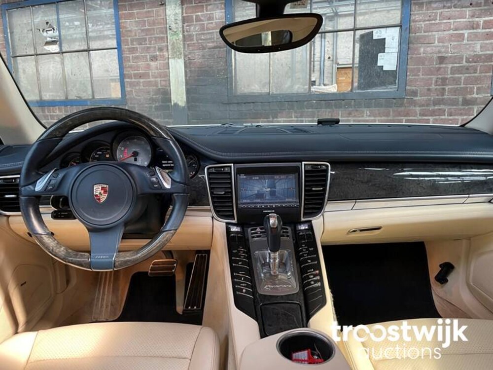 Porsche Panamera S 4.8 V8 400pk 2010
