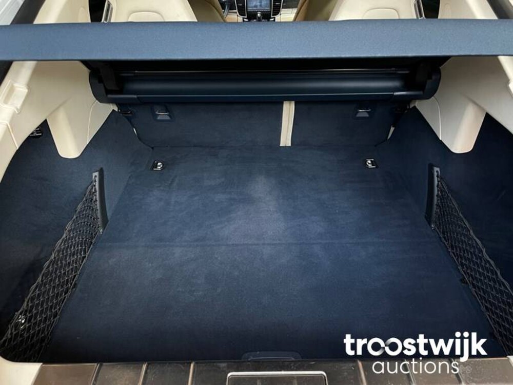 Porsche Panamera S 4.8 V8 400pk 2010