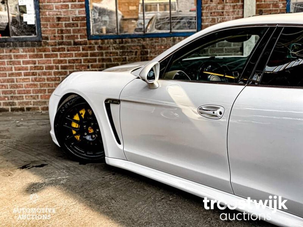 Porsche Panamera S 4.8 V8 400pk 2010