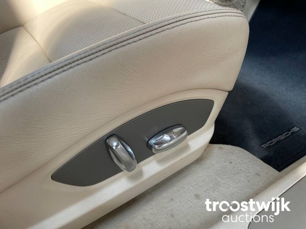 Porsche Panamera S 4.8 V8 400pk 2010