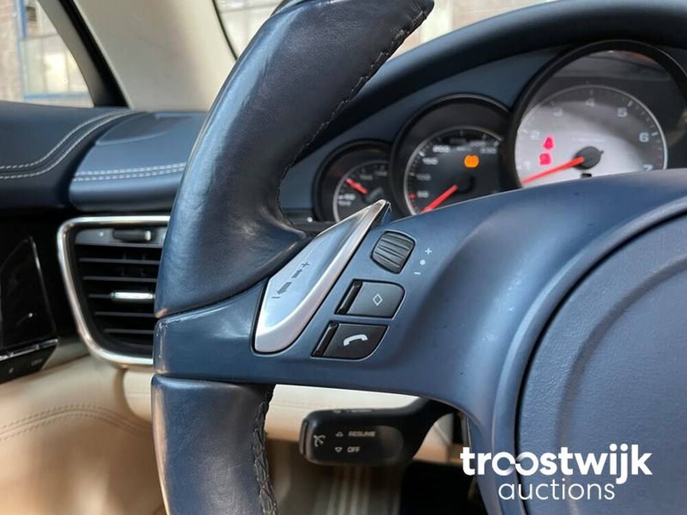 Porsche Panamera S 4.8 V8 400pk 2010