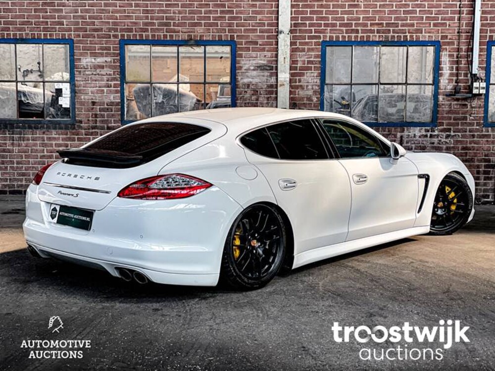 Porsche Panamera S 4.8 V8 400pk 2010