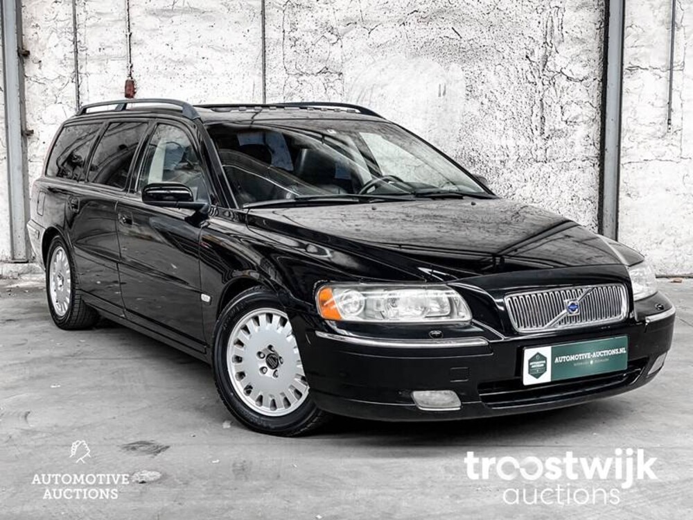 Volvo V70 2.5T youngtimer 210pk 2005 youngtimer 210PK 2005