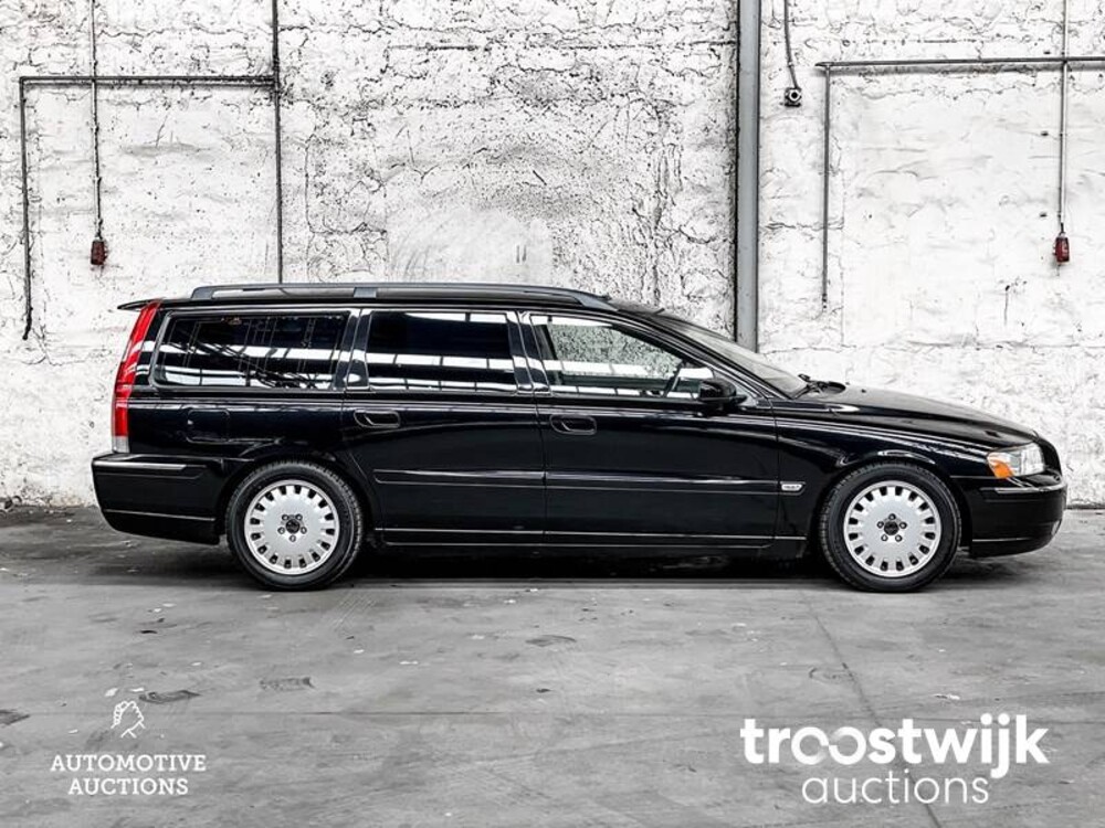 Volvo V70 2.5T youngtimer 210pk 2005 youngtimer 210PK 2005