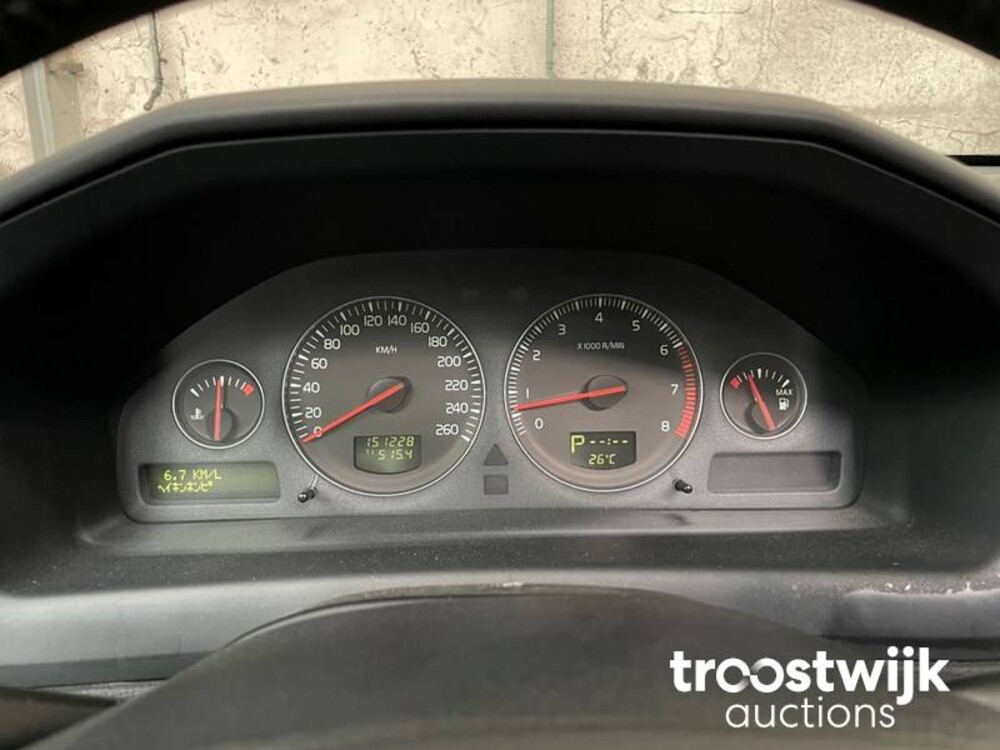 Volvo V70 2.5T youngtimer 210pk 2005 youngtimer 210PK 2005