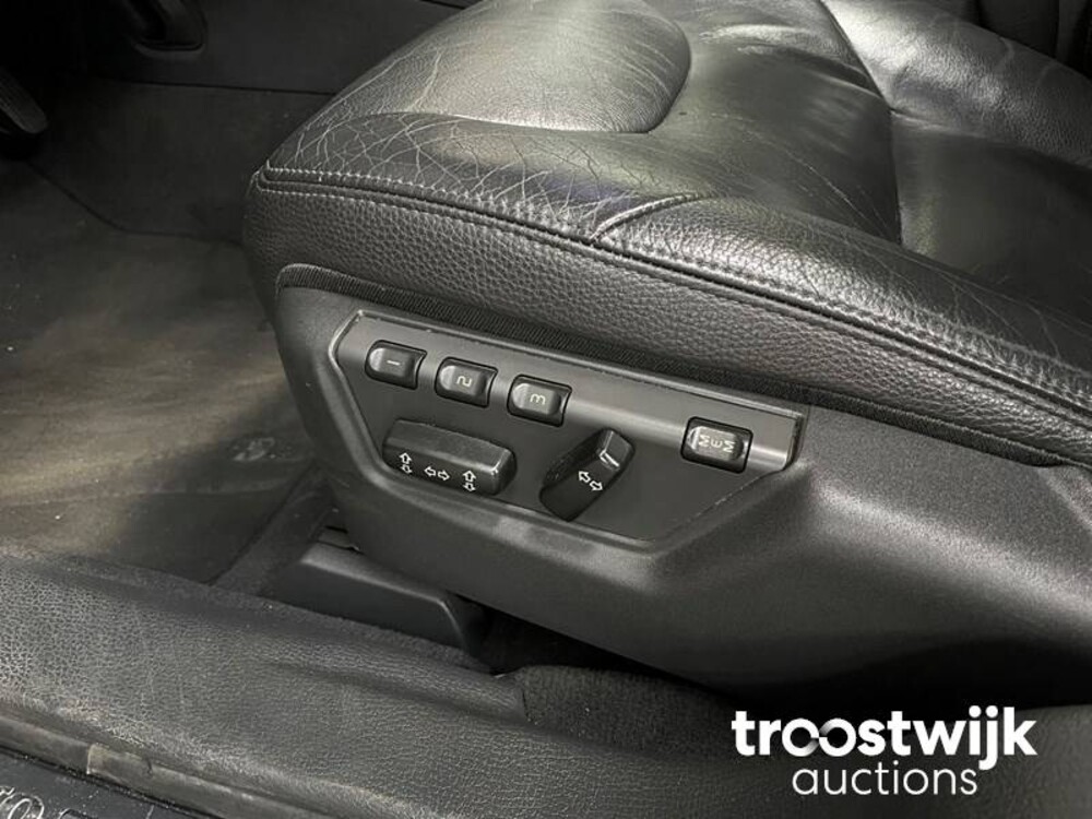 Volvo V70 2.5T youngtimer 210pk 2005 youngtimer 210PK 2005