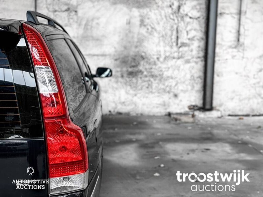 Volvo V70 2.5T youngtimer 210pk 2005 youngtimer 210PK 2005