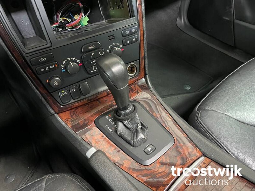 Volvo V70 2.5T youngtimer 210pk 2005 youngtimer 210PK 2005