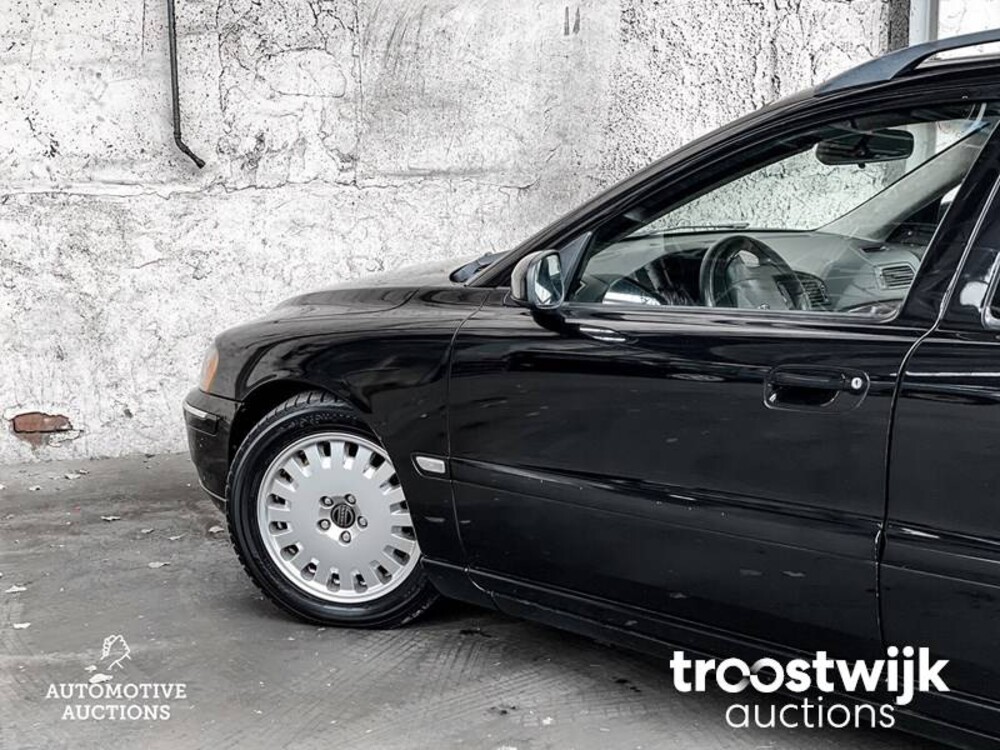 Volvo V70 2.5T youngtimer 210pk 2005 youngtimer 210PK 2005