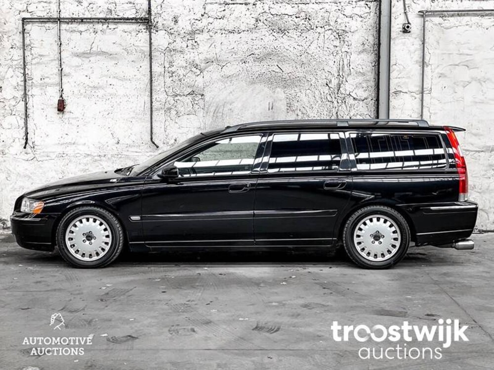 Volvo V70 2.5T youngtimer 210pk 2005 youngtimer 210PK 2005