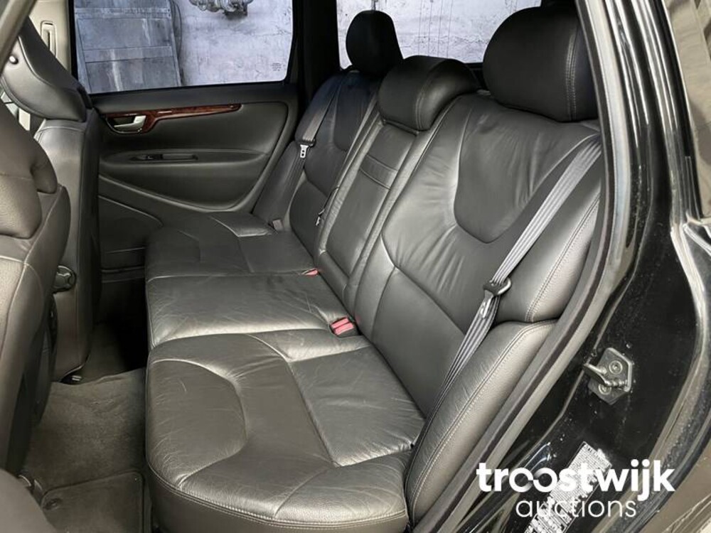 Volvo V70 2.5T youngtimer 210pk 2005 youngtimer 210PK 2005