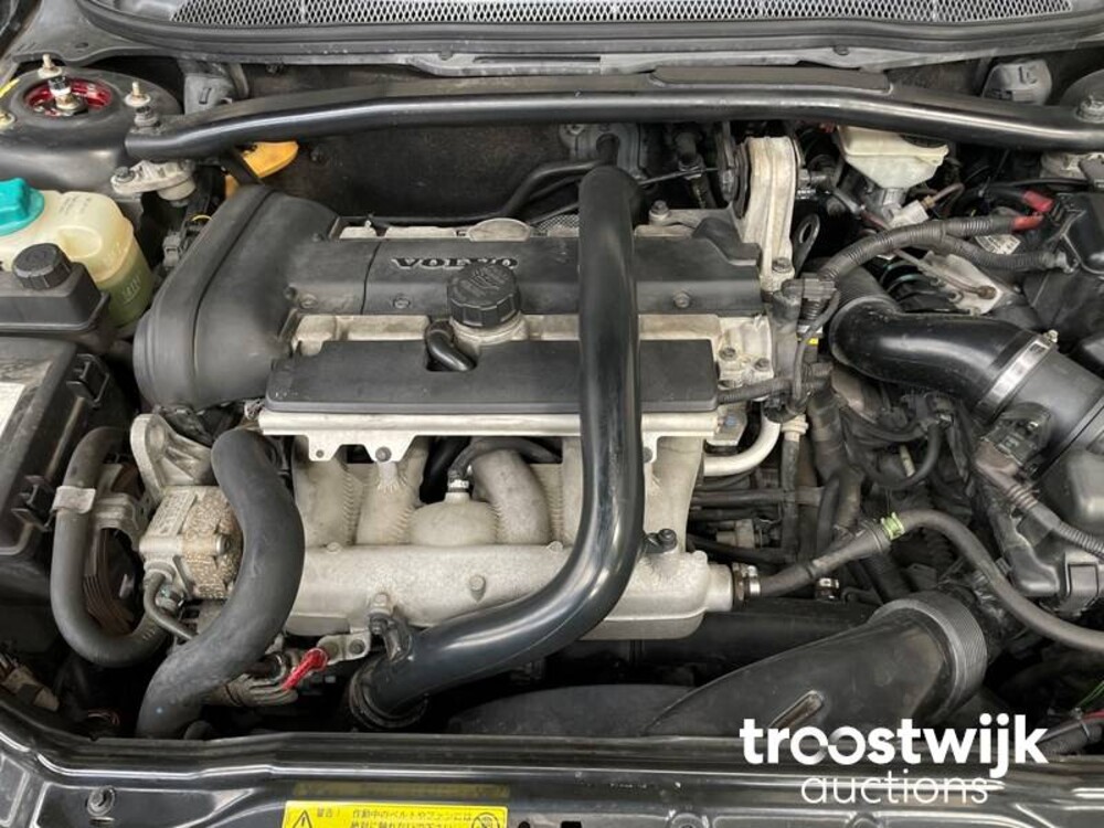 Volvo V70 2.5T youngtimer 210pk 2005 youngtimer 210PK 2005