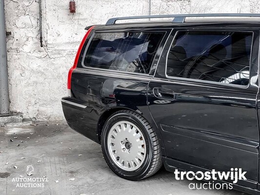 Volvo V70 2.5T youngtimer 210pk 2005 youngtimer 210PK 2005