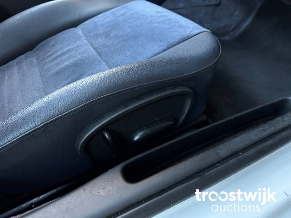 Porsche Boxster  986 2.7 228pk 2004 -YOUNGTIMER-