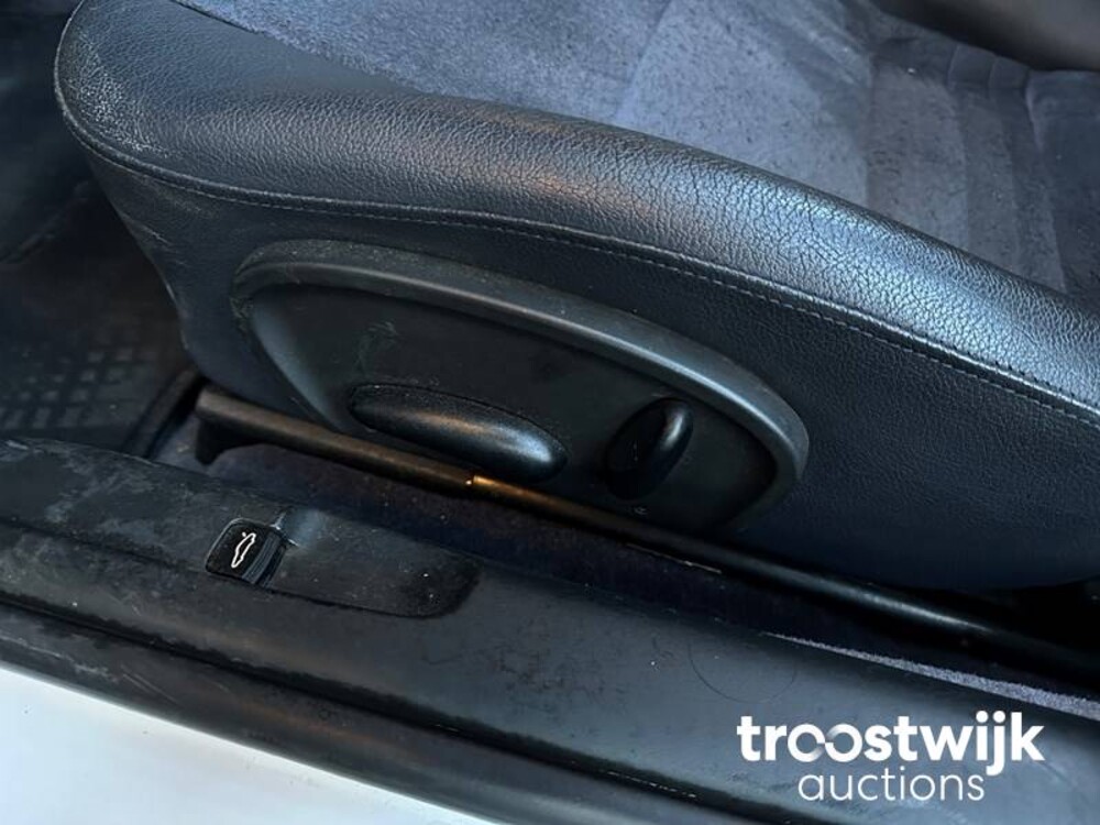 Porsche Boxster  986 2.7 228pk 2004 -YOUNGTIMER-