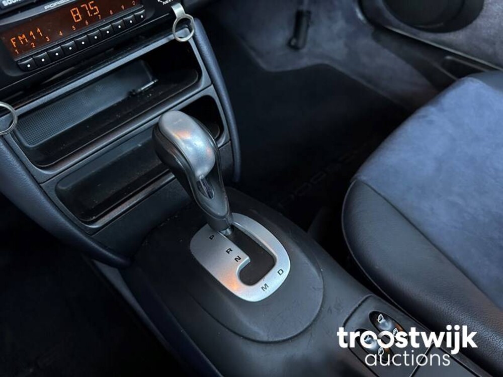 Porsche Boxster  986 2.7 228pk 2004 -YOUNGTIMER-