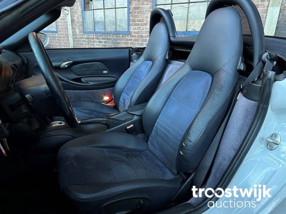 Porsche Boxster  986 2.7 228pk 2004 -YOUNGTIMER-