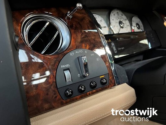 Rolls-Royce Ghost EWB 6.6 V12 (Extended Wheel Base) 571pk 2011