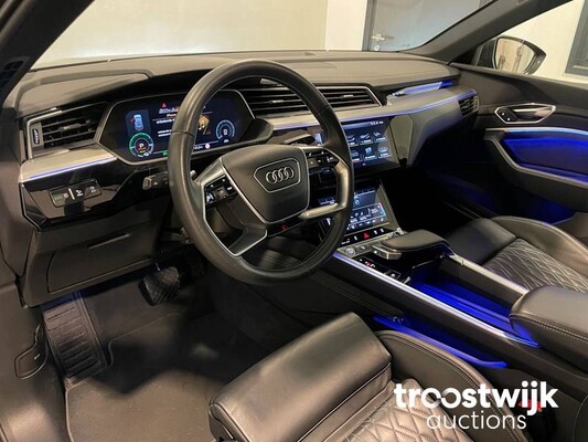 Audi e-tron Sportback 55 Quattro S edition 95 kWh S-Line 408hp 2020 -Orig. NL-, J-746-HV