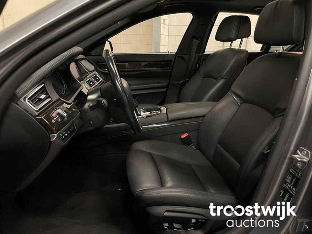 BMW 730d High Executive 7-series 258hp 2015 -Orig. NL-, GR-218-G
