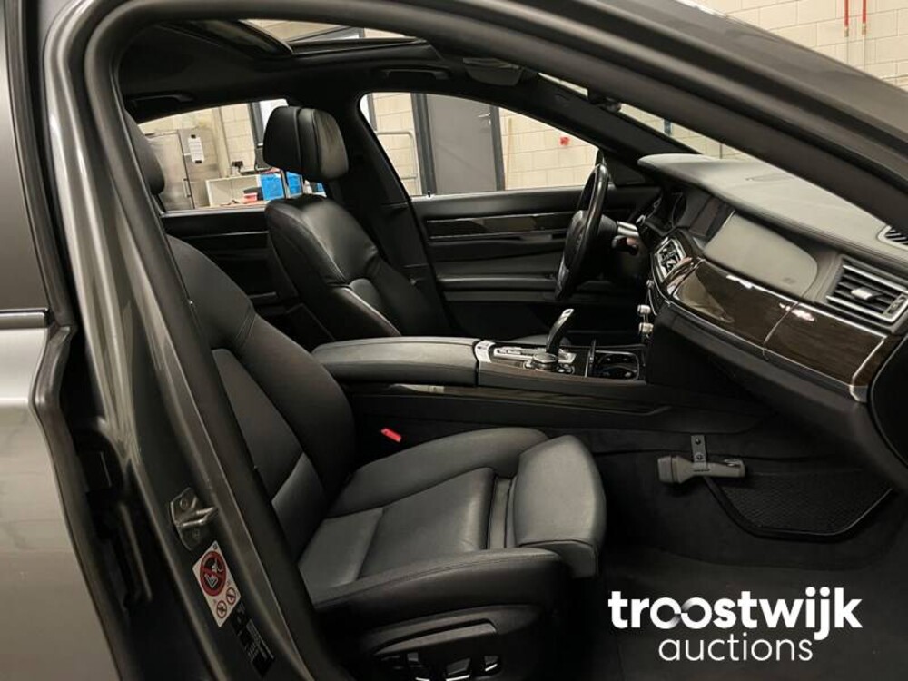 BMW 730d High Executive 7-series 258hp 2015 -Orig. NL-, GR-218-G