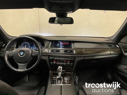 BMW 730d High Executive 7er 258PS 2015 -Orig. NL-, GR-218-G
