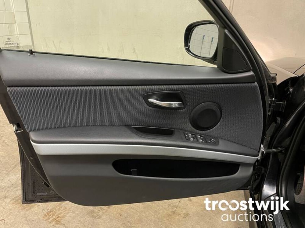 BMW 318i Touring Corporate Lease M Sport Edition 3-serie 136pk E90/E91 2013 -Orig. NL-, 90-ZLH-6