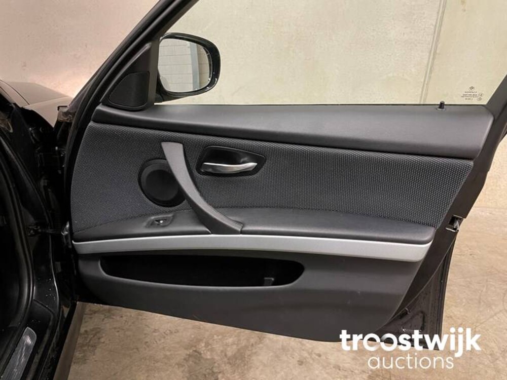 BMW 318i Touring Corporate Lease M Sport Edition 3-serie 136pk E90/E91 2013 -Orig. NL-, 90-ZLH-6