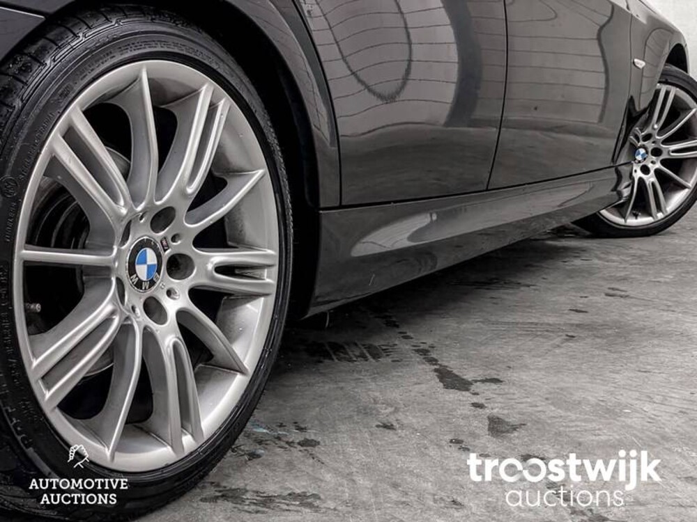 BMW 318i Touring Corporate Lease M Sport Edition 3-serie 136pk E90/E91 2013 -Orig. NL-, 90-ZLH-6