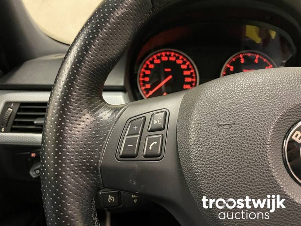 BMW 318i Touring Corporate Lease M Sport Edition 3-serie 136pk E90/E91 2013 -Orig. NL-, 90-ZLH-6