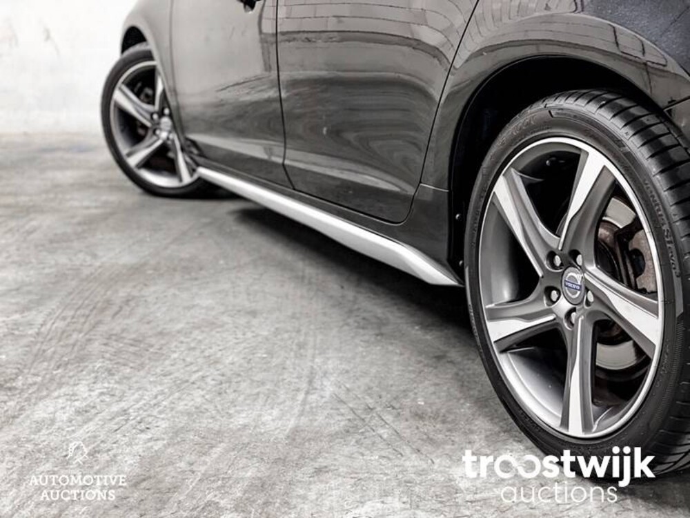 Volvo V60 1.6 T3 Momentum 150pk 2011 -Orig. NL-, 61-RHL-9