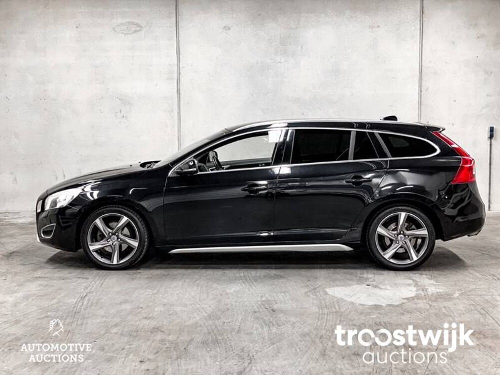 Volvo V60 1.6 T3 Momentum 150pk 2011 -Orig. NL-, 61-RHL-9