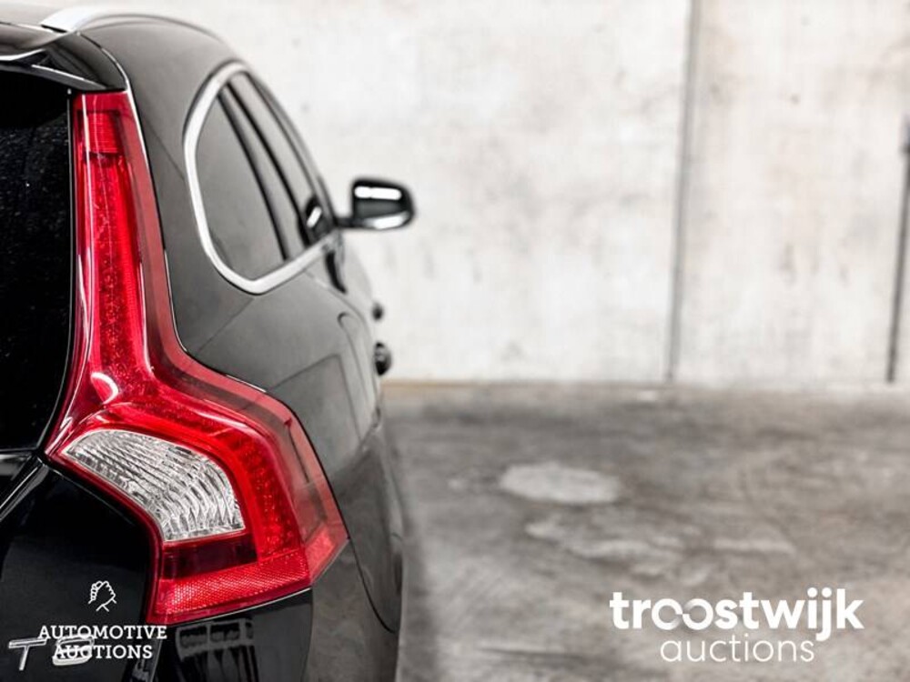 Volvo V60 1.6 T3 Momentum 150pk 2011 -Orig. NL-, 61-RHL-9