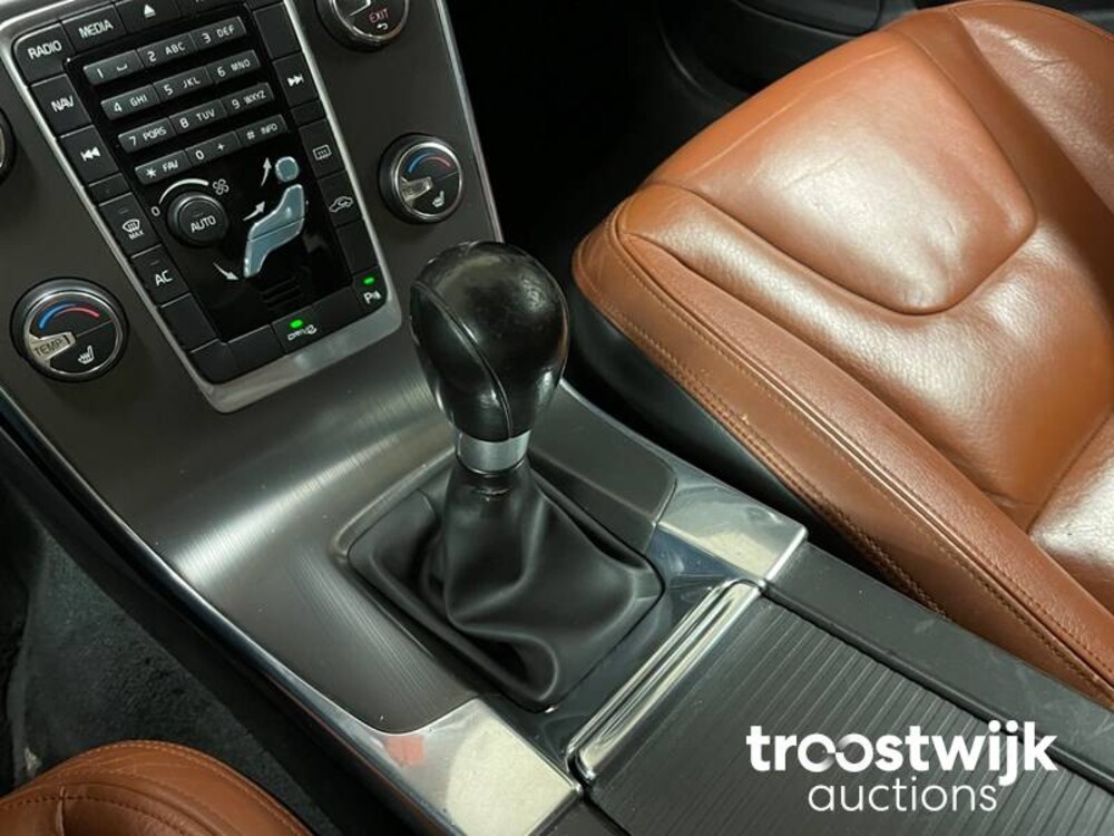 Volvo V60 1.6 T3 Momentum 150pk 2011 -Orig. NL-, 61-RHL-9