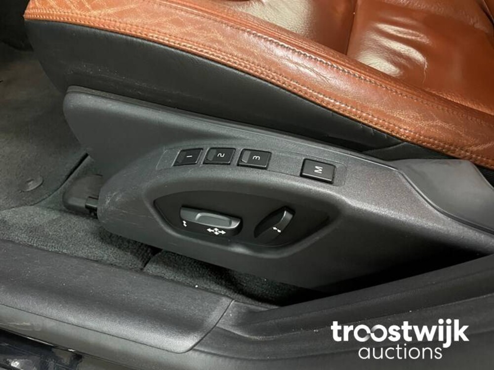 Volvo V60 1.6 T3 Momentum 150pk 2011 -Orig. NL-, 61-RHL-9