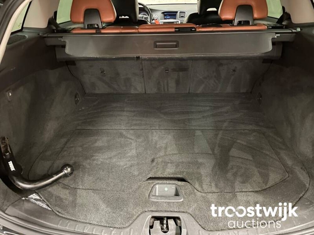 Volvo V60 1.6 T3 Momentum 150pk 2011 -Orig. NL-, 61-RHL-9