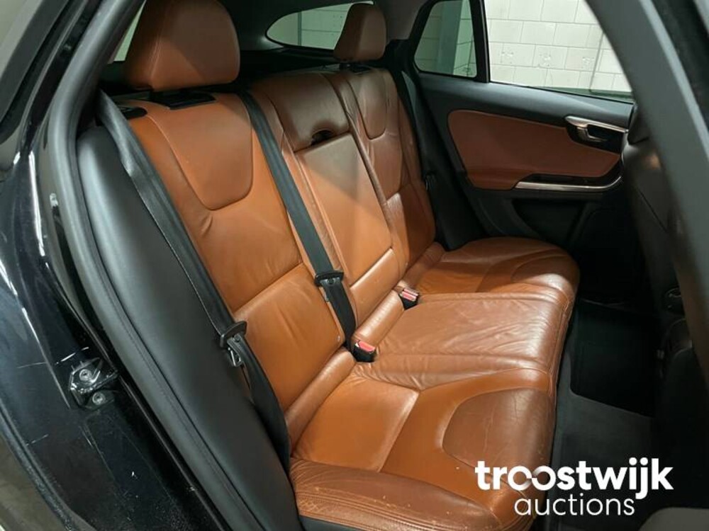 Volvo V60 1.6 T3 Momentum 150pk 2011 -Orig. NL-, 61-RHL-9